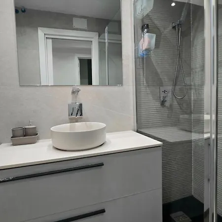 Easo Apartment *