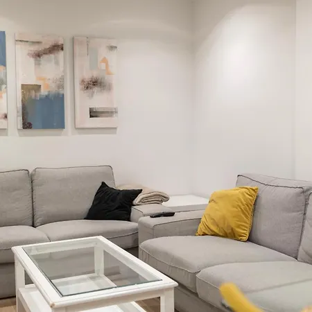 Easo Apartment *
